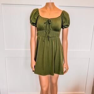 NWT-Francesca’s Melanie Short Sleeve Mini Baby Doll Dress, Dark Green - Small